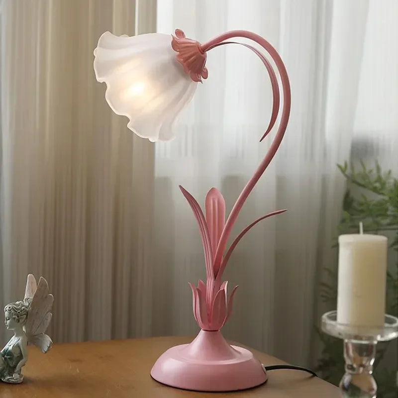 French Romantic Flower Desk Lamp Retro Atmosphere Sense Bedside Table Lights Cream Style Pastoral Country for Home Bedroom